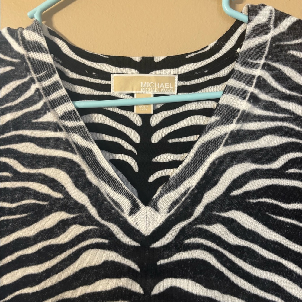 MICHAEL Michael Kors Women’s M zebra print sweater - Picture 2 of 9